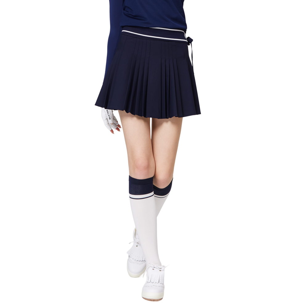 High-waisted women's pleated skirt